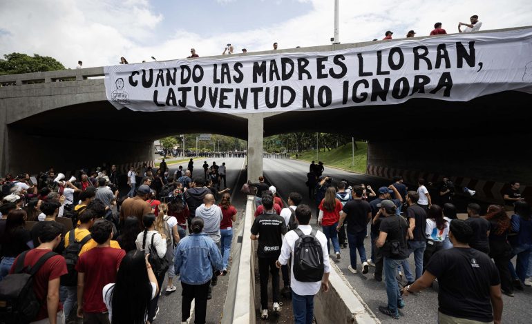 Movimiento estudiantil presiona al régimen venezolano