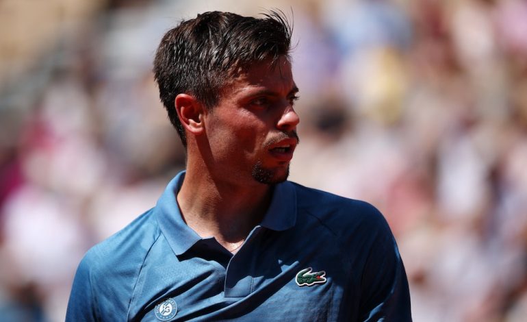 Tenista sorprende con urgencia personal en Roland Garros