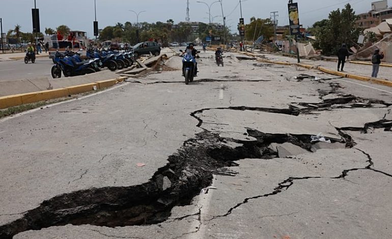 El Dr. Daniel Arcilla (@arcila.dan) viaja a La Guaira para brindar ayuda médica tras el terremoto.
