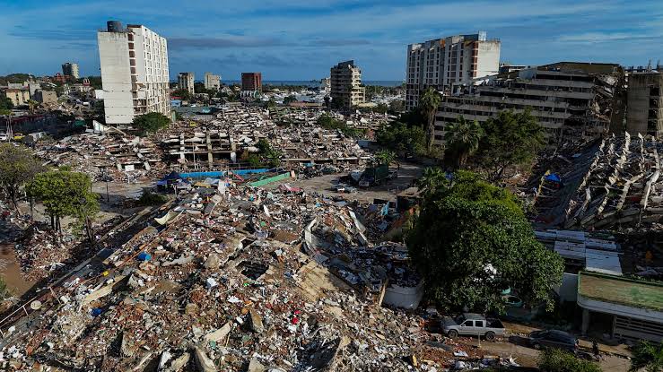 40 niños no reclamados del terremoto son inhumados en La Guaira
