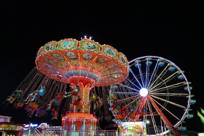 Falla en sillas voladoras deja 9 heridos en feria de Tennessee