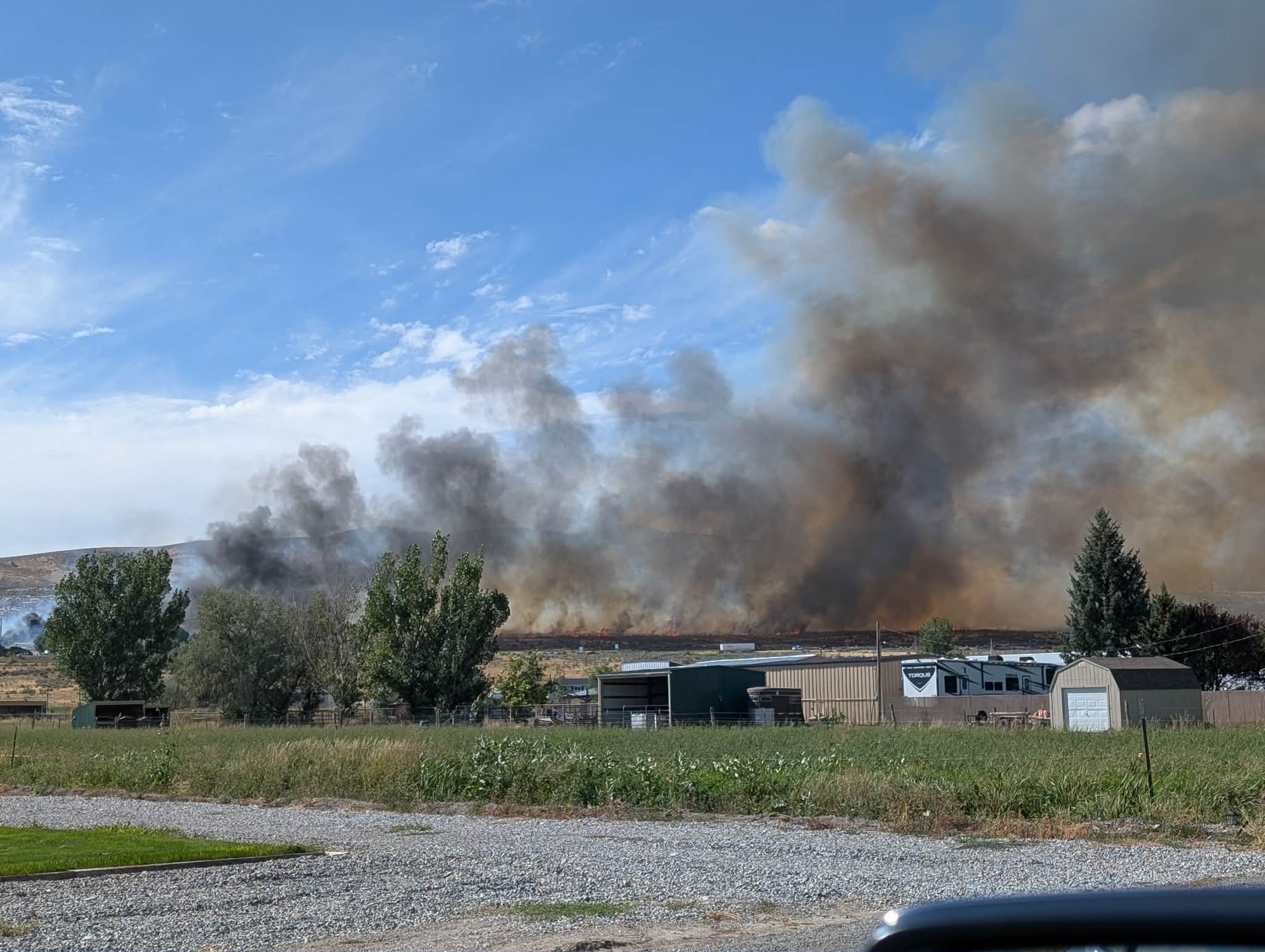 I-15 reabre; evacuaciones siguen por incendio Harley