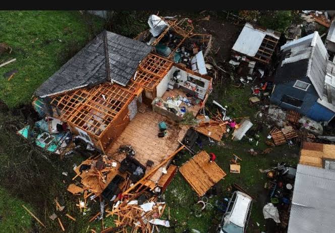 Tornado arrasa comunas del sur de Francia