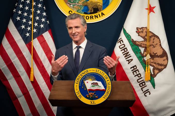 California endurece reglas para el control migratorio
