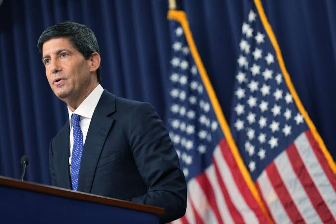 Fed eleva tasas a mes y medio de las elecciones en EEUU