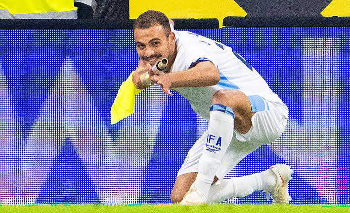 Jugador Israelí ve la roja tras un gesto de disparo al celebrar