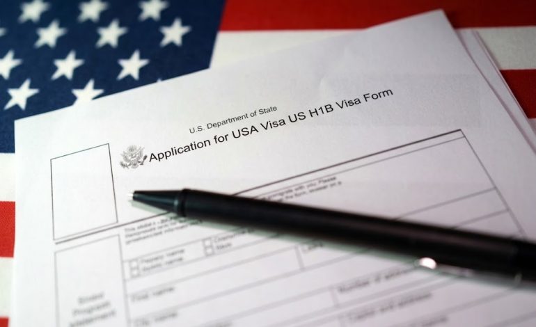 Trump quiere eliminar los 60 días de gracia para trabajadores con visa H-1B