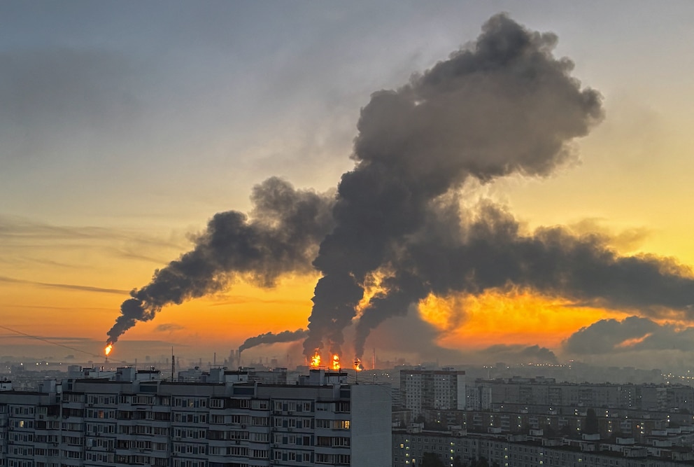 Ucrania bombardea refinería en Moscú