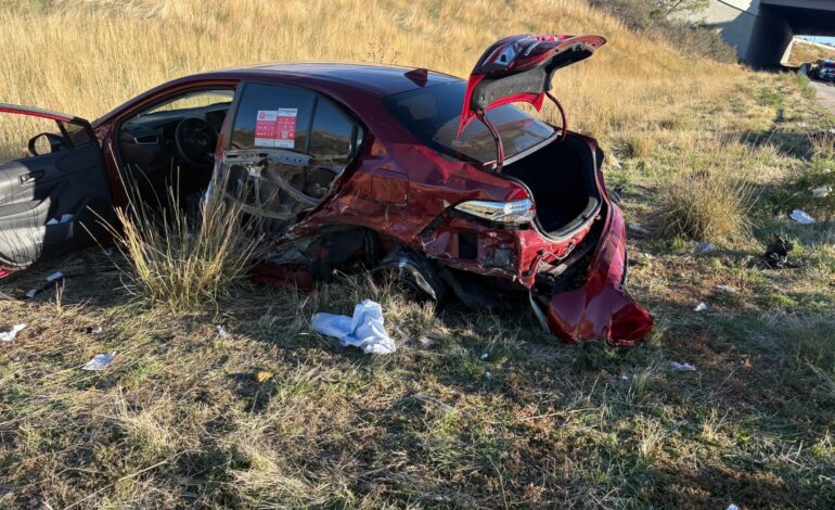 Choque de tres autos deja un herido grave en la I-15