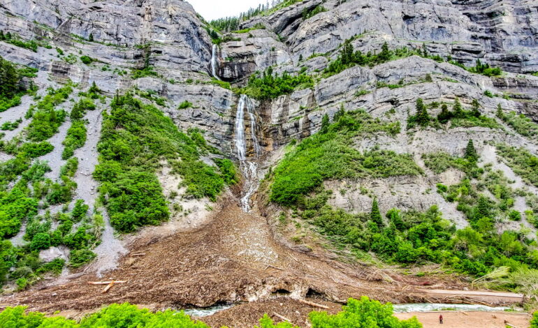 Cierran Bridal Veil Falls tras caída de rocas