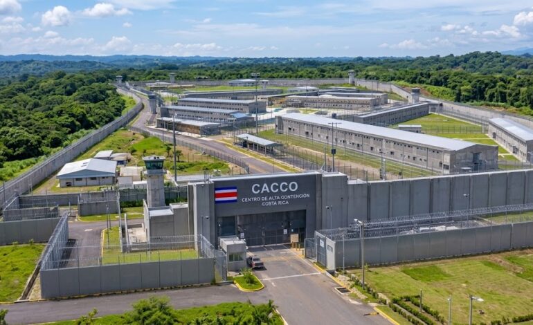Costa Rica inaugura su megacárcel al estilo Bukele