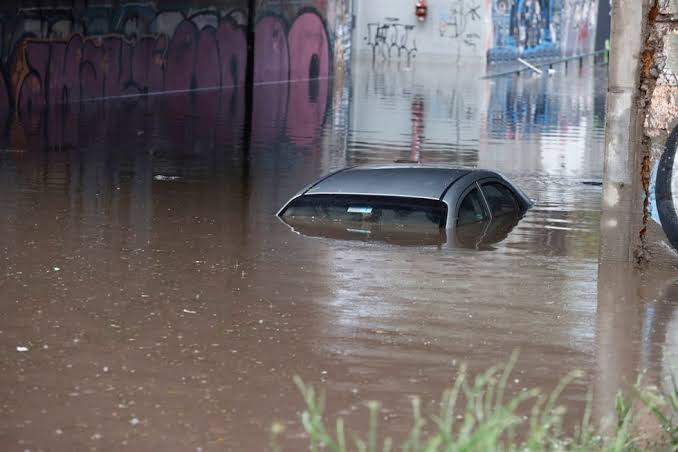 Santiago, bajo el agua tras fuerte tormenta